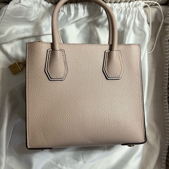 Michael Kors Blush Pink Mercer tote - Picture 2 of 10
